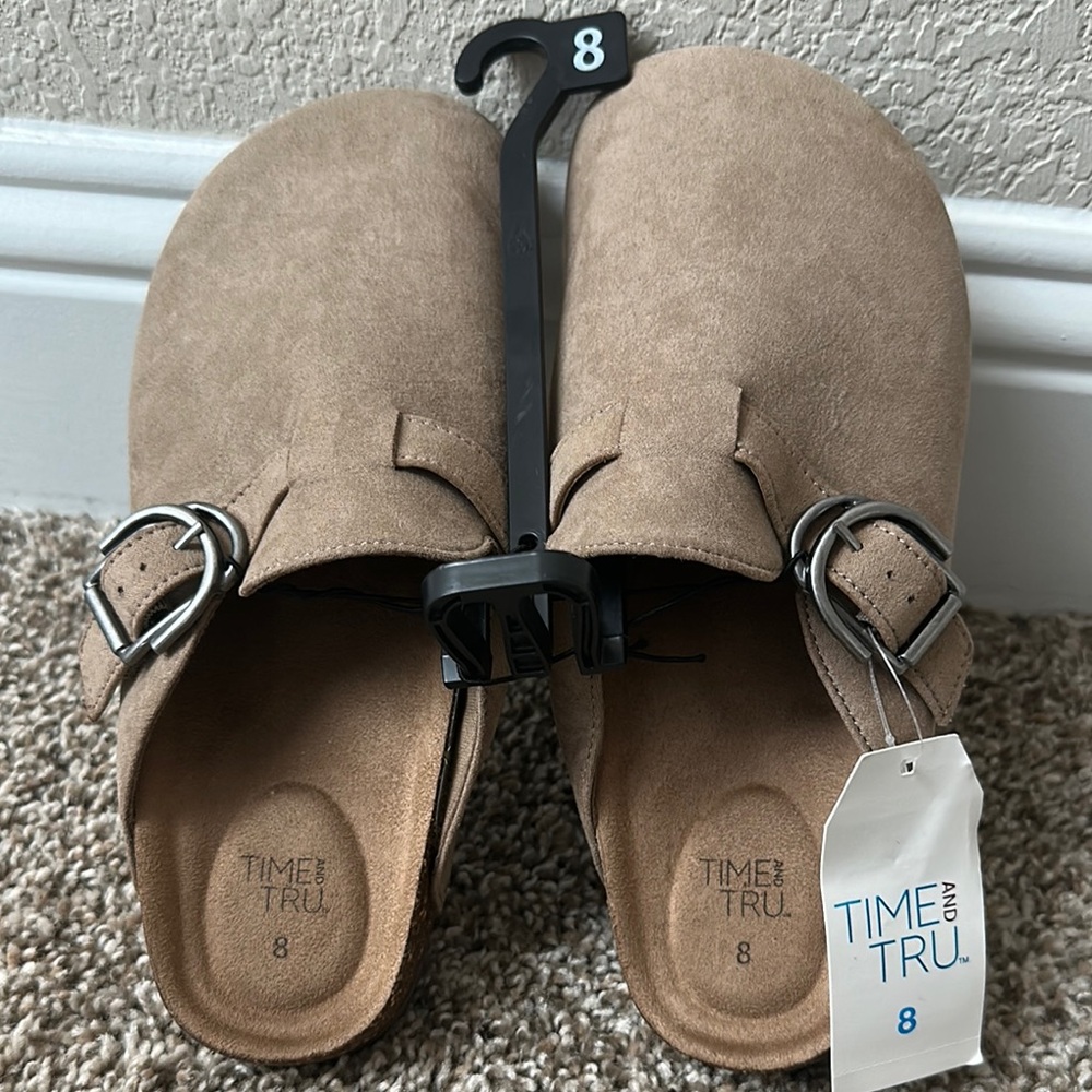 Time and Tru Kids Buckle Tan Slippers